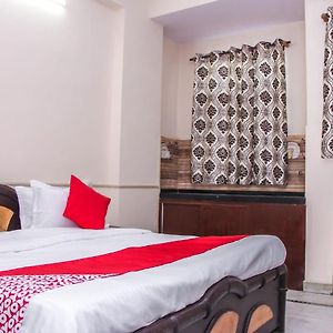 Oyo Srk Hotel & Resort